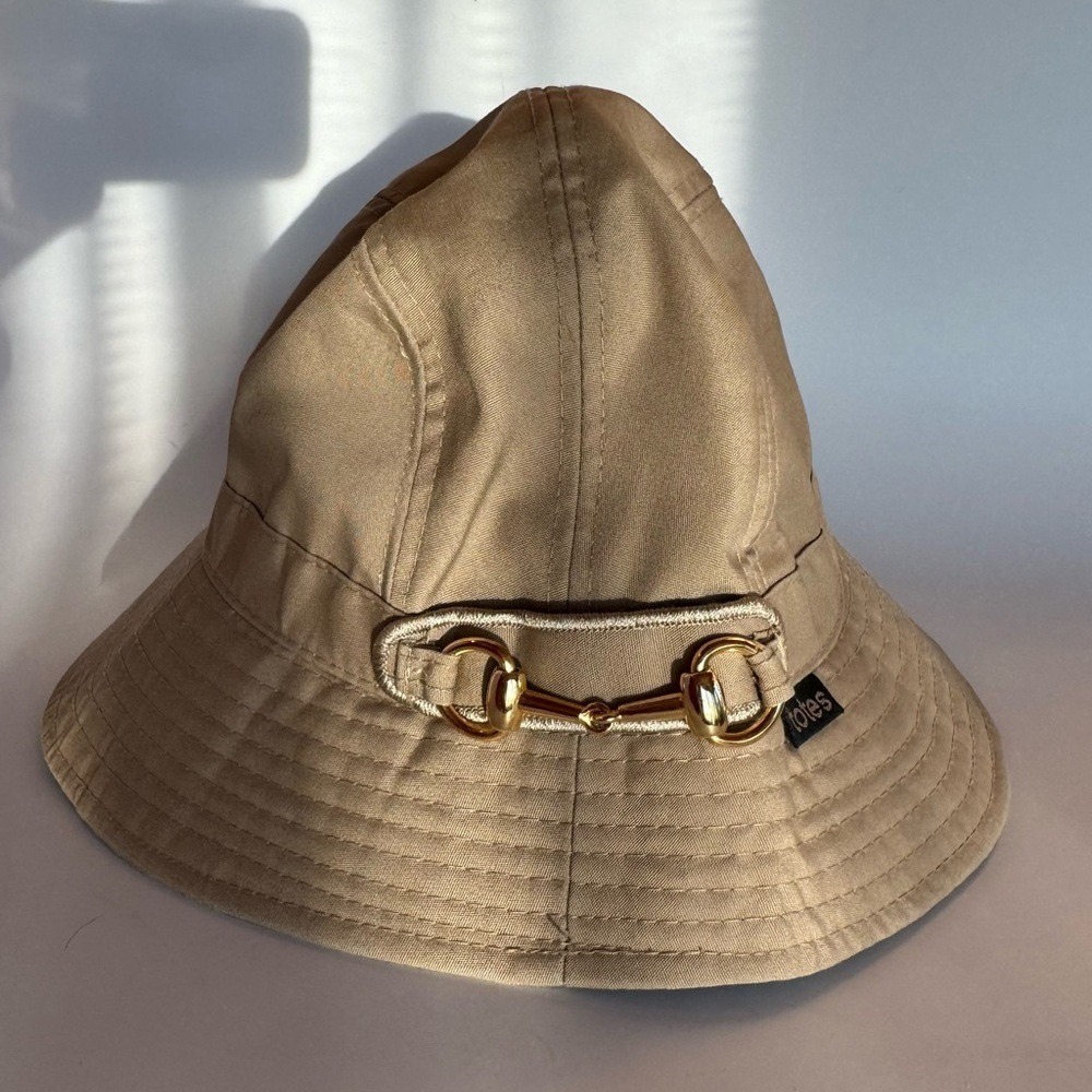 totes Bucket Hat Tan with Gold Tone Bit Y2K Quiet Luxury Utility Brim BBQ Summer